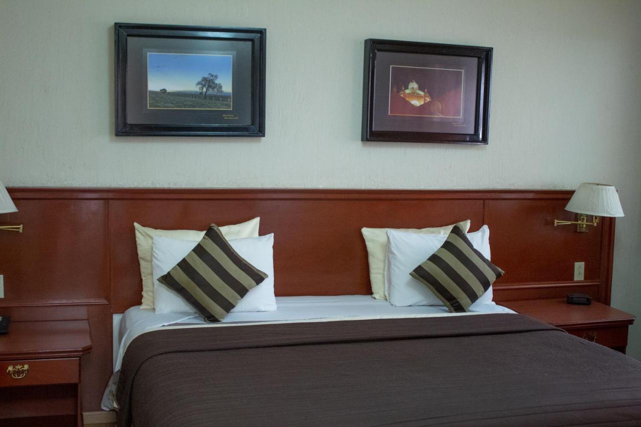 Отель Mansion Mijashe Wellness & Travel House Морелия Экстерьер фото