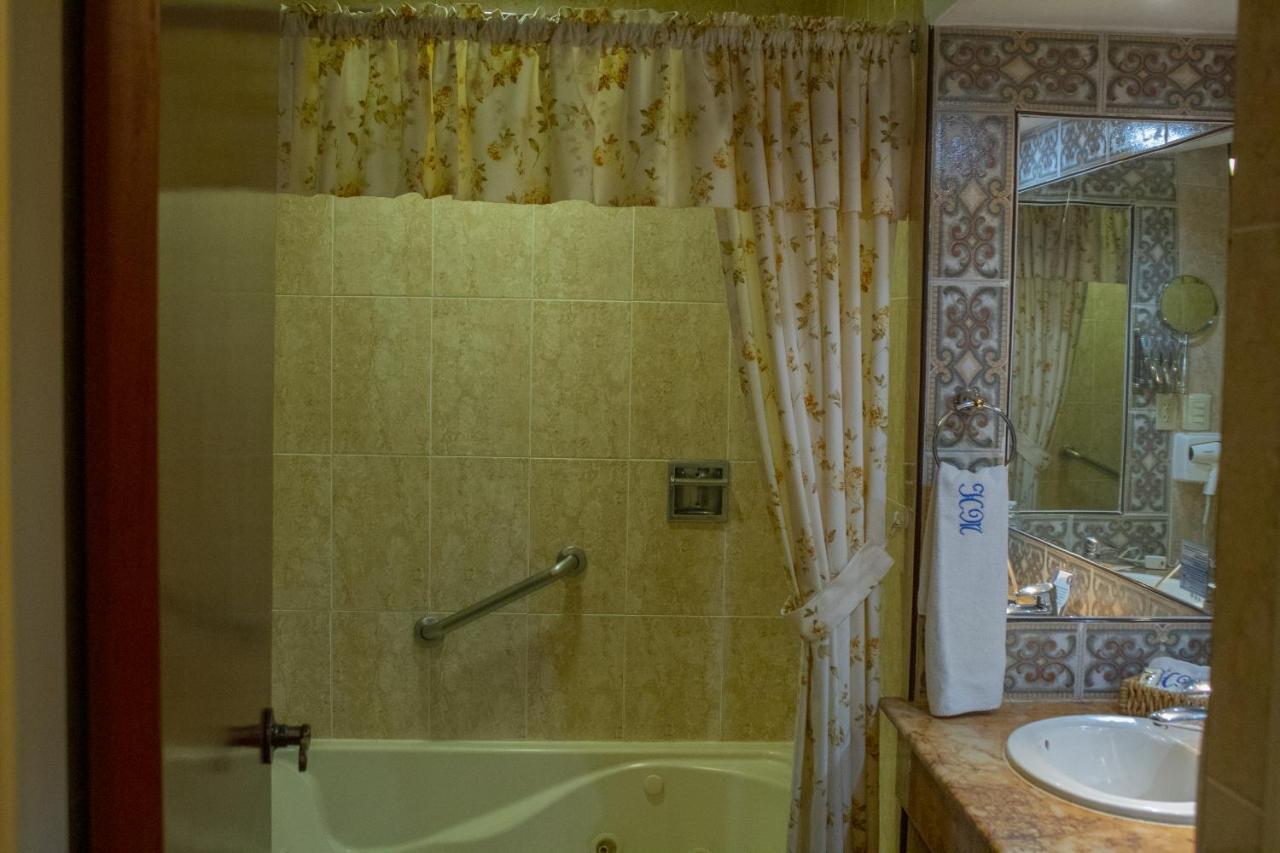 Отель Mansion Mijashe Wellness & Travel House Морелия Экстерьер фото