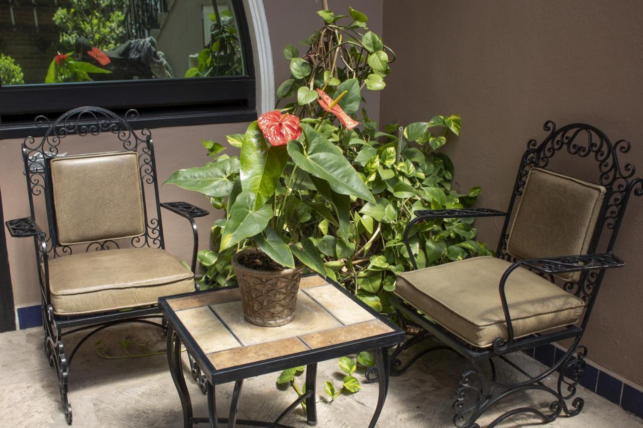 Отель Mansion Mijashe Wellness & Travel House Морелия Экстерьер фото