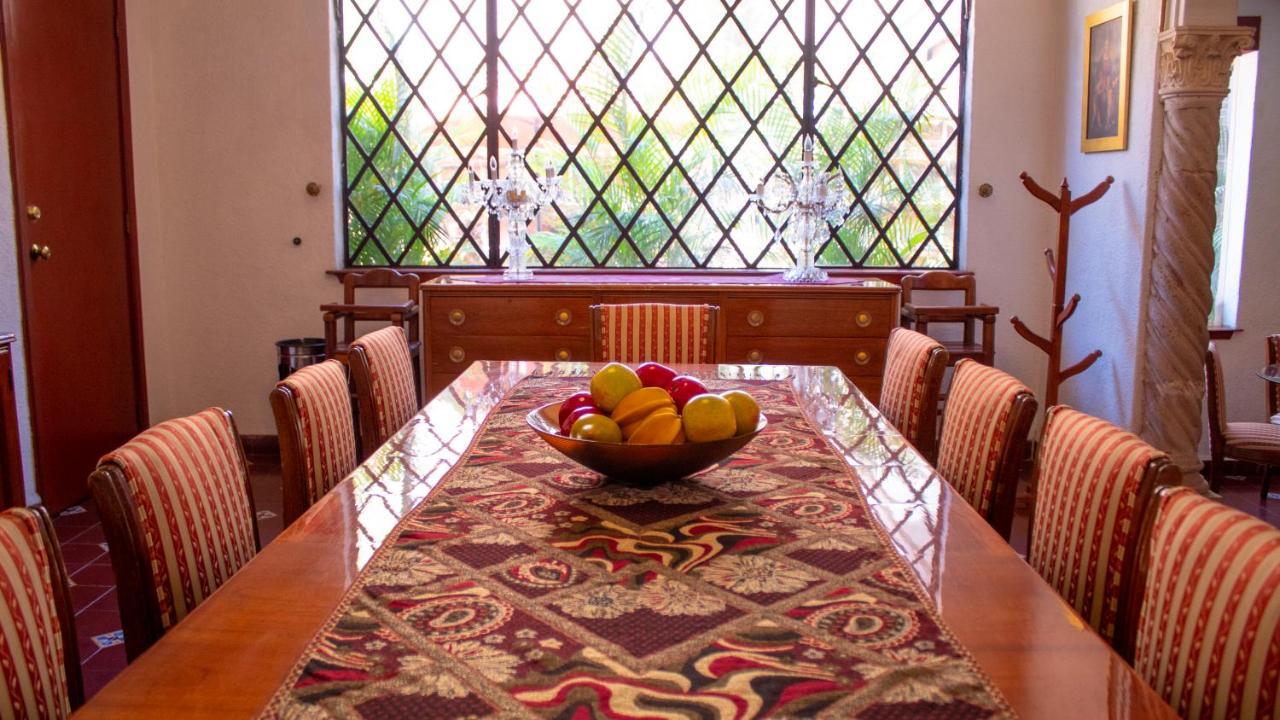 Отель Mansion Mijashe Wellness & Travel House Морелия Экстерьер фото