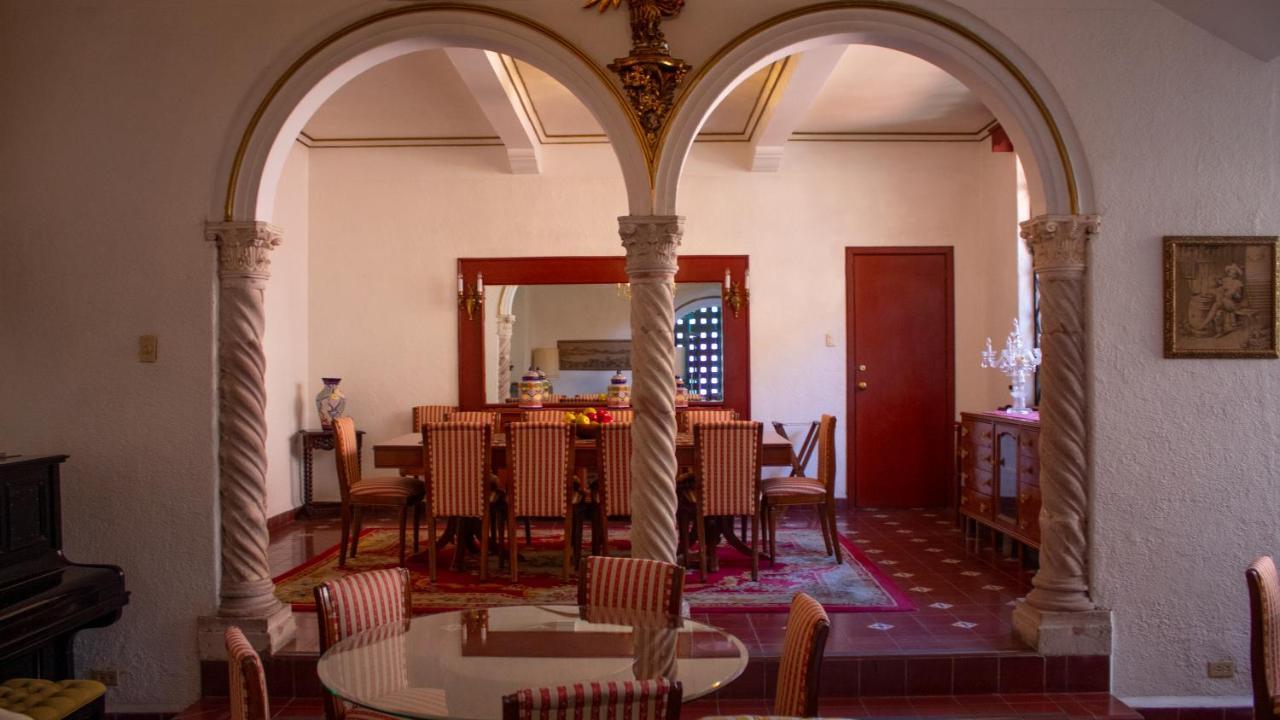 Отель Mansion Mijashe Wellness & Travel House Морелия Экстерьер фото